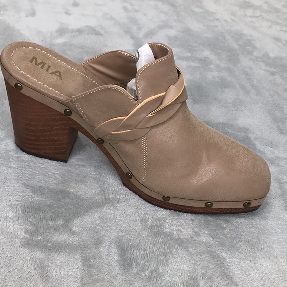 Mia Taupe Man Made Uppers Clogs Size 11 NWOT - Picture 8 of 11